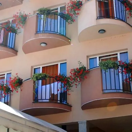 Отель Di Lusso 3*